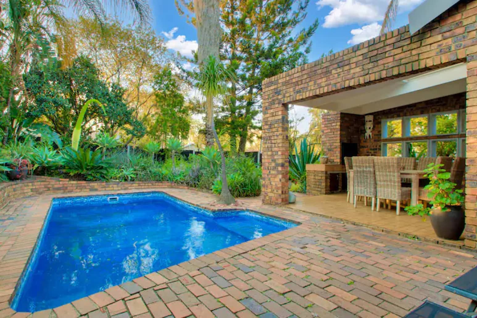 The house fourways